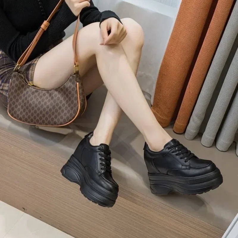 Novas mulheres tênis de couro  - Sewing New avaliação e preço
